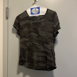 Splendid camo t shirt size M